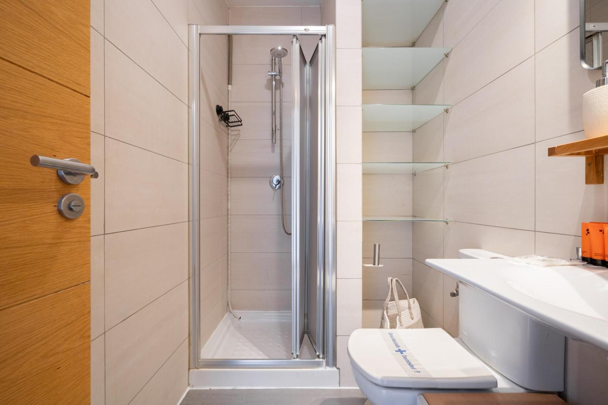 Apartamento Exterior En Lavapies Alquiler Temporal 马德里 外观 照片