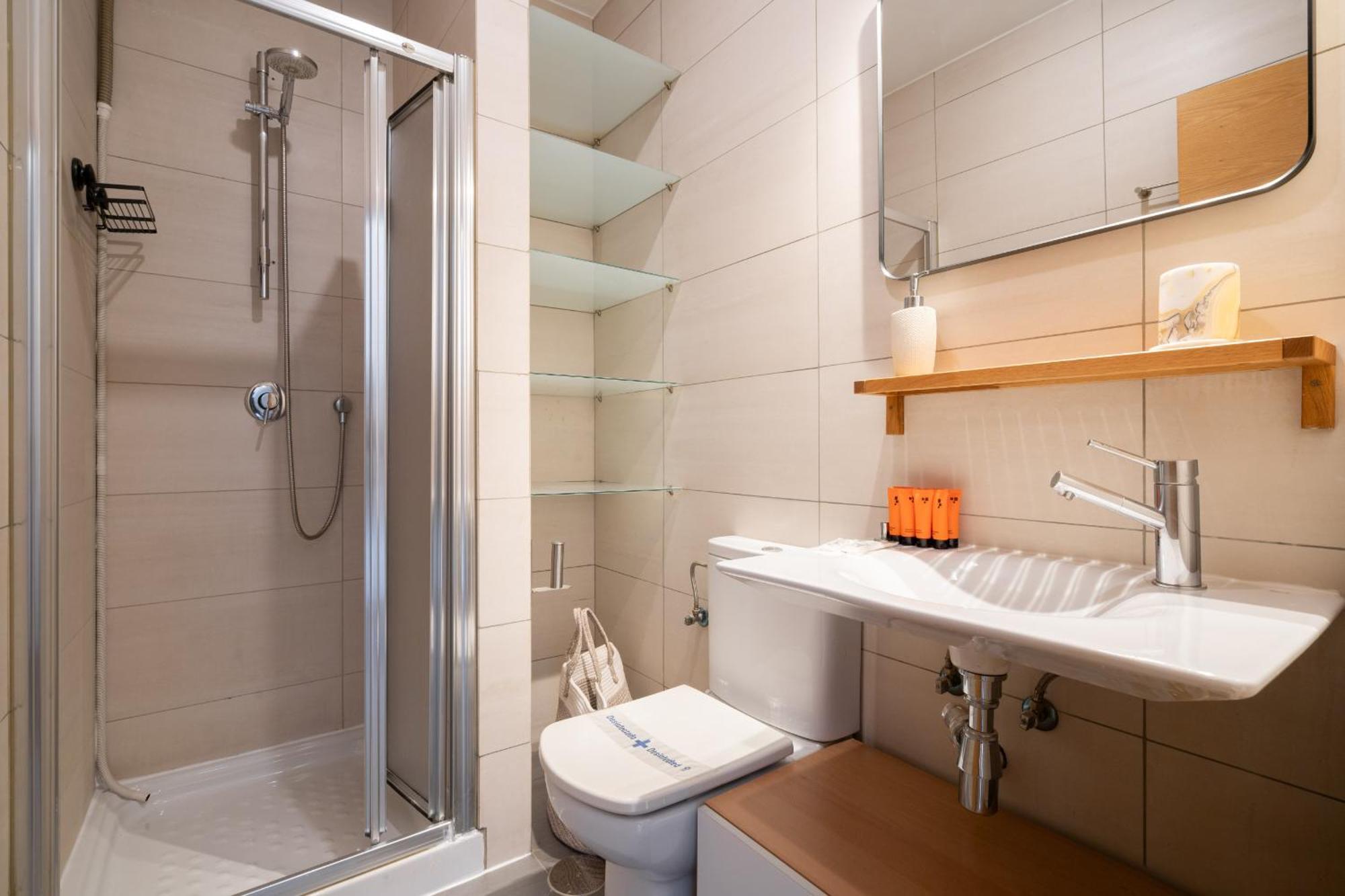 Apartamento Exterior En Lavapies Alquiler Temporal 马德里 外观 照片